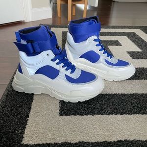 Ego Blue coco style tennis shoes size 7 (fits 7.5) worn only once